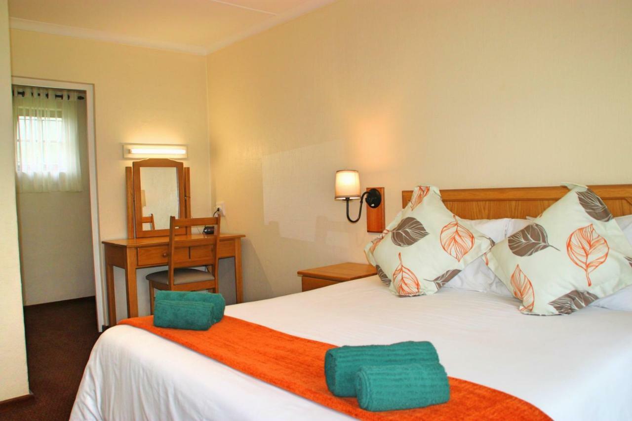 Gooderson Leisure Riverbend Chalets Self Catering And Timeshare Gold Crown Resort Drakensberg Garden Exterior foto